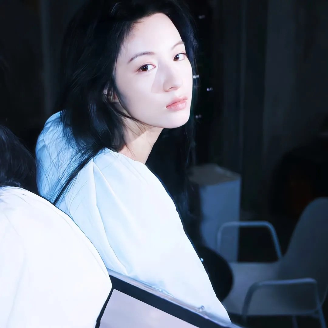 《冥王星》封面